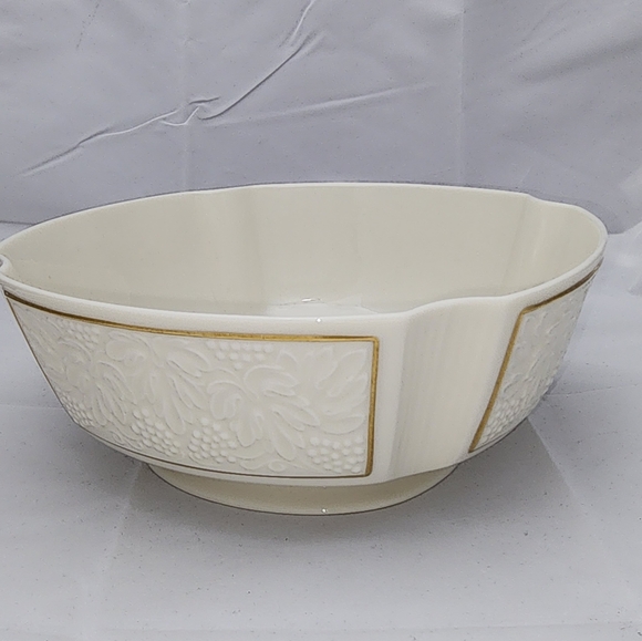 Lenox Hand Decorated with 24K Gold Bowl - Picture 6 of 6